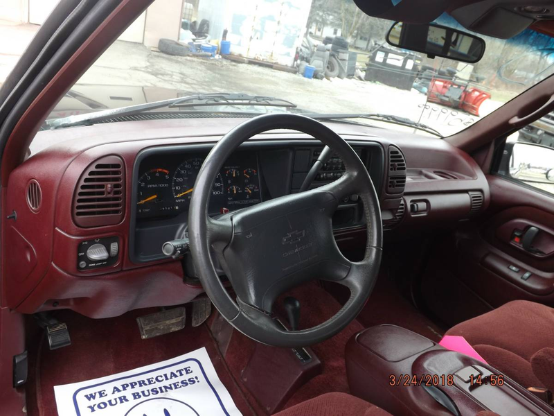 Illustration for article titled At $4,800, Could This 1995 Chevy Tahoe Turbo Diesel 4X4 Make You A Trucking Nut?